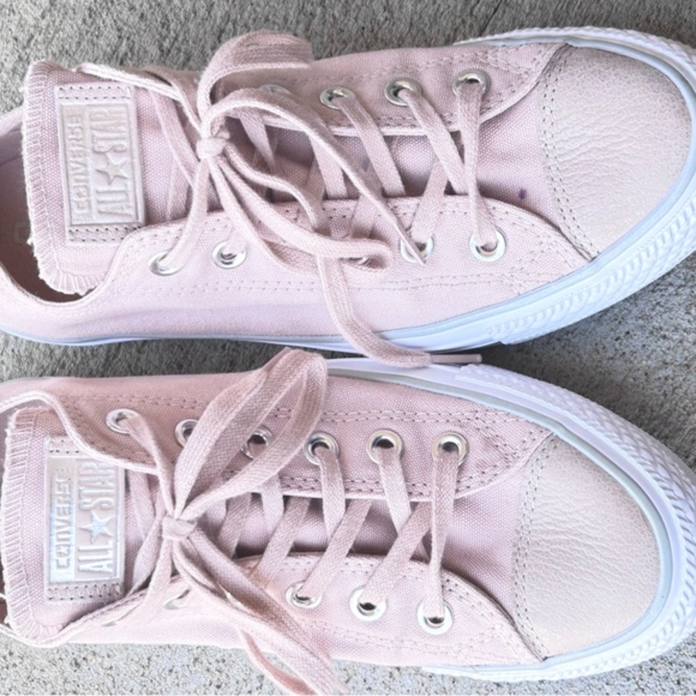 Converse all stars women’s low top light pink sneakers with shimmer toe size 8 - Picture 4 of 13